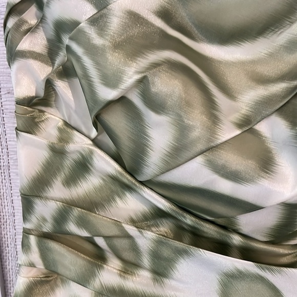 Badgley Mischka cocktail green and cream off shoulder dress Sz 10 - Picture 4 of 7